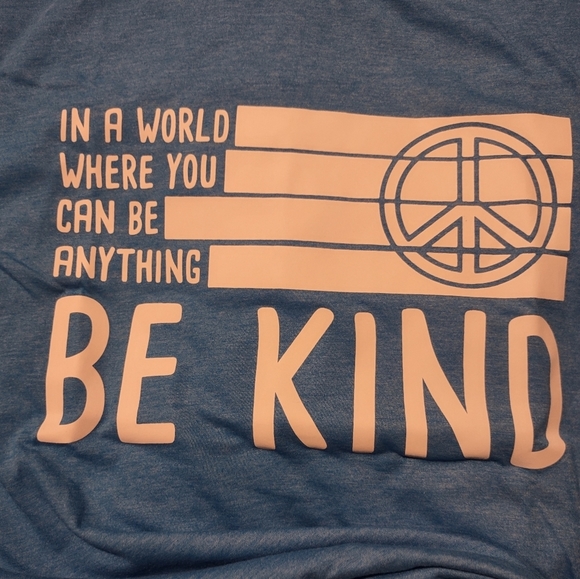 Be Kind T-shirt Size Large - Picture 5 of 6